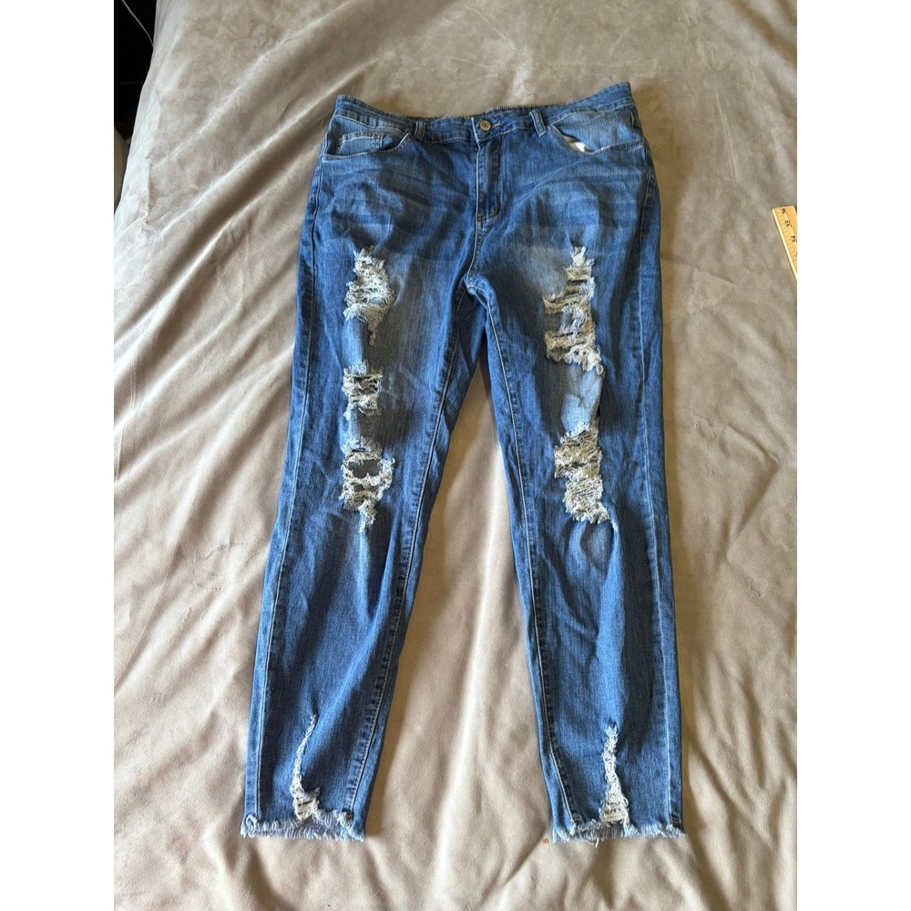 SHEIN Curve Distressed Ripped Jeans Blue Medium Wash Plus Size 2XL Frayed Hem
